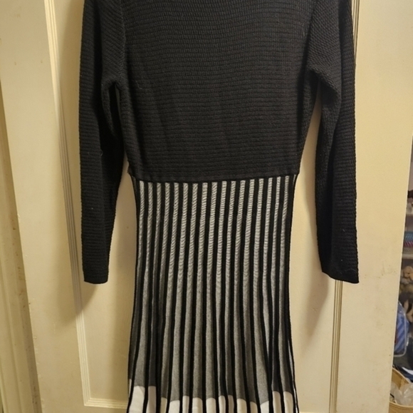 Calvin Klein black and‎ white pleated, flared, knit dress - Picture 7 of 10